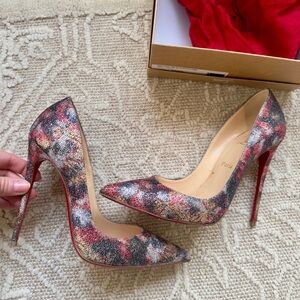 Christian Louboutin So Kate, 40
